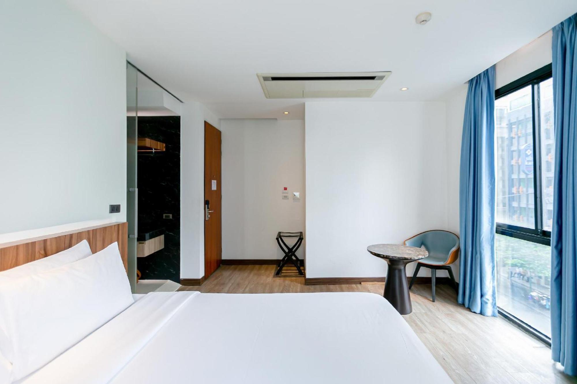 Hotel Uno Express Bangkok Esterno foto