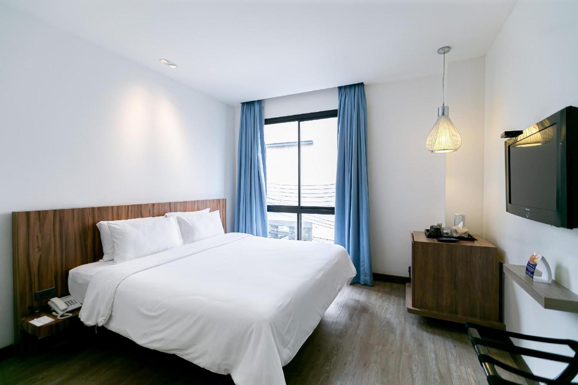 Hotel Uno Express Bangkok Esterno foto